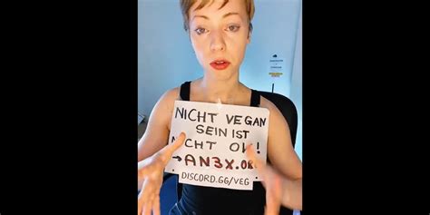 Porno Videos mit Militante Veganerin mit privaten Sexszenen